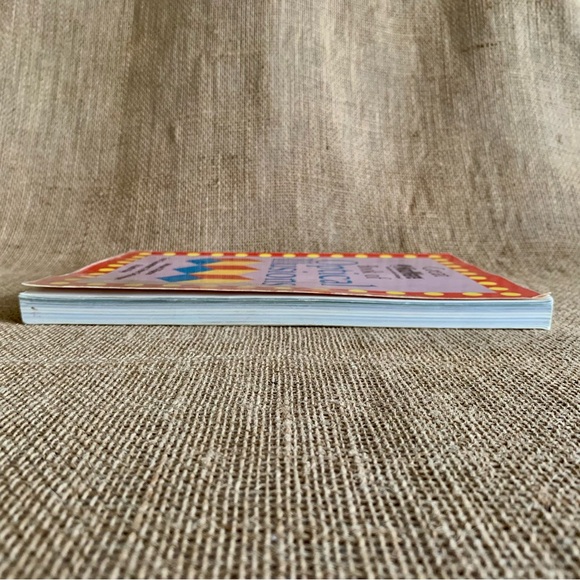 Book of Optical Illusions by GREAT MINDWARE “Brainy Toys for Kids of All Ages” - Picture 4 of 12